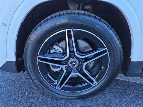 Certified 2025 Mercedes-Benz GLA 250 image 9