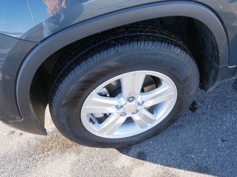 Certified 2022 Chevrolet Trax LT w/ LT Convenience Package image 16