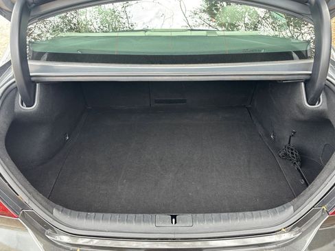 Used 2025 Genesis G70 2.5T image 31