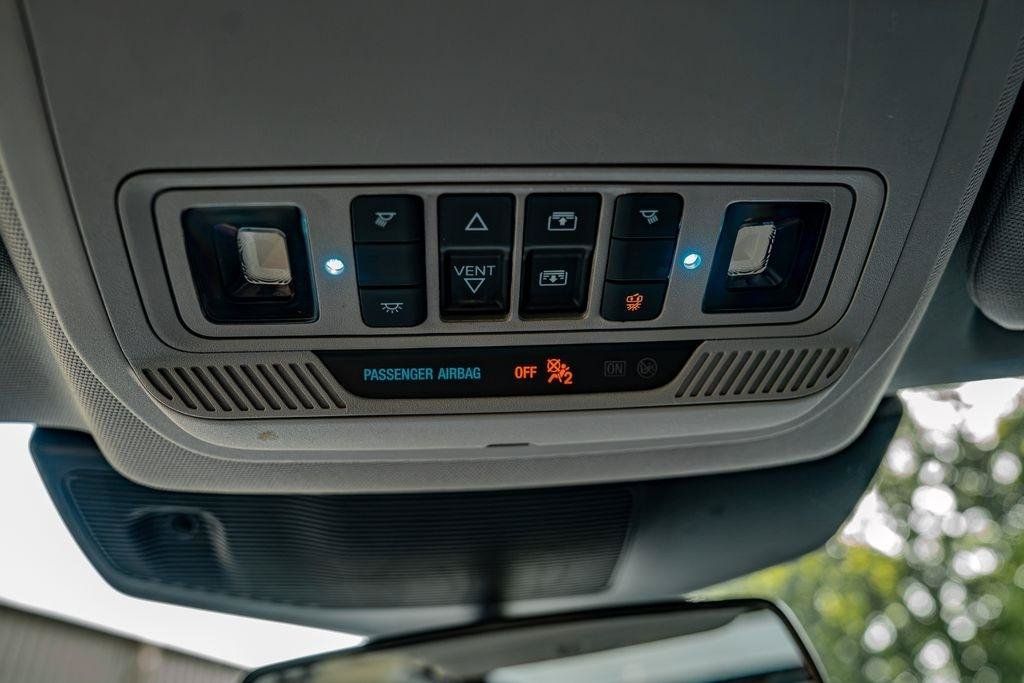 Used 2020 Ford Explorer XLT w/ Equipment Group 202A AWD/4WD image 40