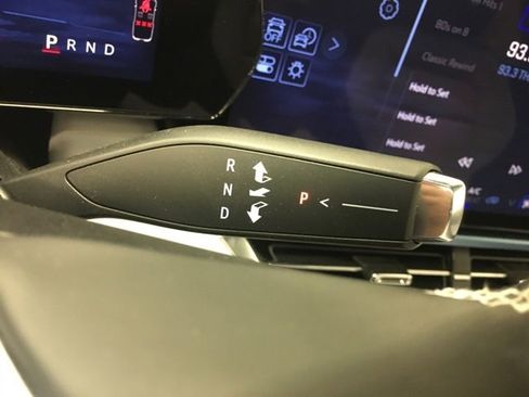 Used 2024 Chevrolet Equinox EV LT image 32