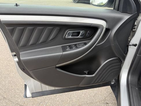 Used 2017 Ford Taurus SEL w/ Equipment Group 201A FWD image 11