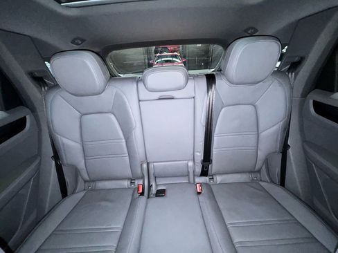 Used 2019 Porsche Cayenne S image 34