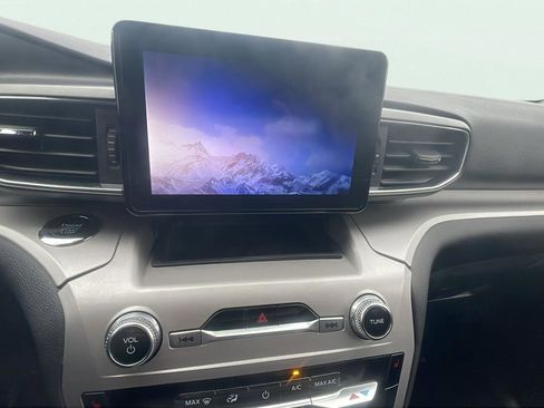 Used 2023 Ford Explorer XLT w/ Equipment Group 202A image 13