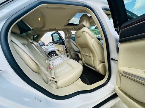 Used 2014 Lincoln MKZ Hybrid FWD image 21