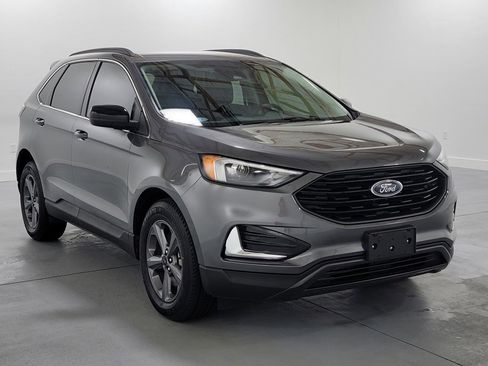 Used 2022 Ford Edge SEL w/ Sport Appearance Package image 2