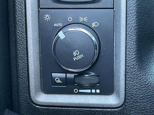 Used 2015 RAM 1500 Express AWD/4WD image 16