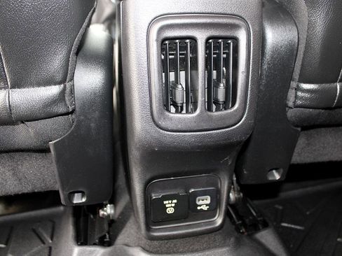 Used 2018 Jeep Compass Limited image 31