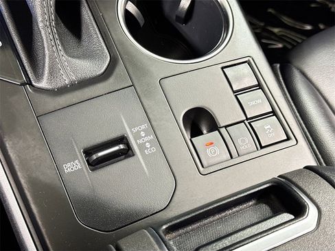 Used 2023 Toyota Highlander XLE image 27