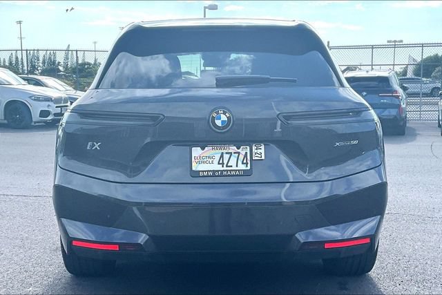 Used 2025 BMW iX xDrive50 w/ Sport Package AWD/4WD image 4