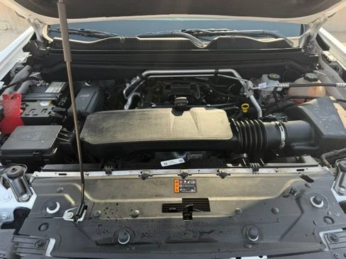 Used 2024 Chevrolet Colorado LT AWD/4WD image 6