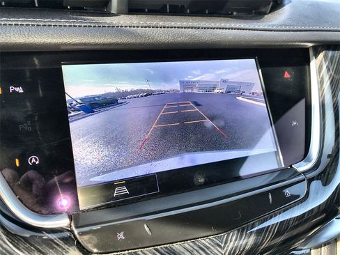 Used 2025 Cadillac XT6 Premium Luxury image 17