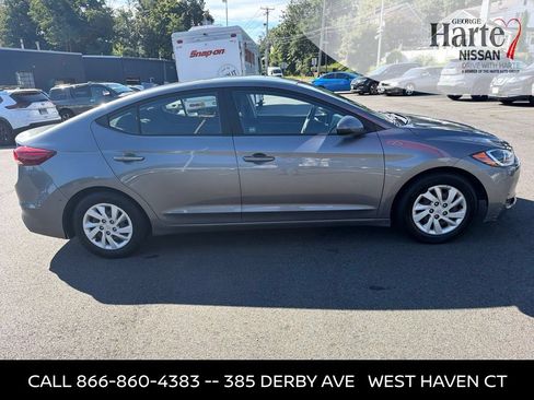 Used 2018 Hyundai Elantra SE w/ SE Connectivity Package 04 FWD image 4