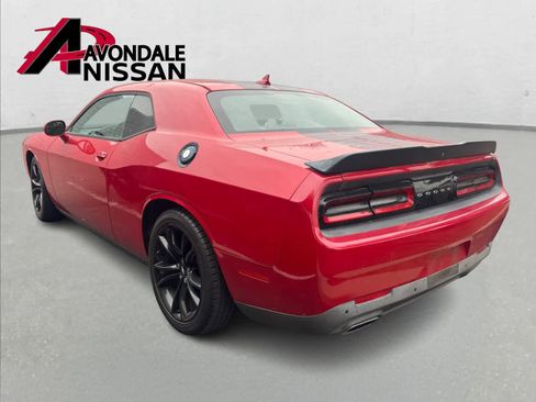 Used 2017 Dodge Challenger SXT Plus image 3