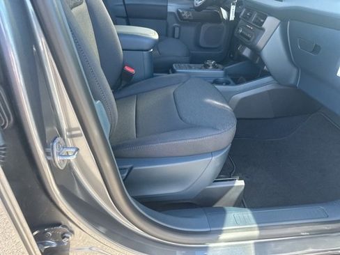 New 2025 Ford Maverick XL image 31