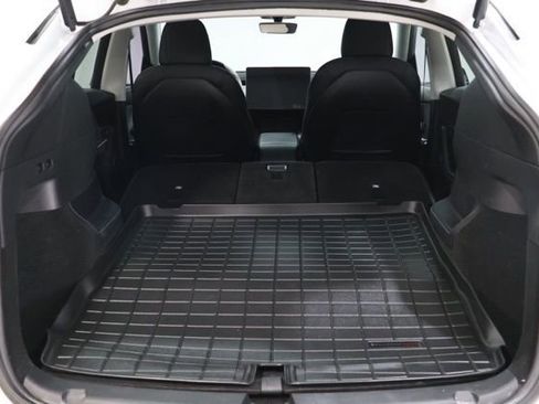 Used 2022 Tesla Model Y Long Range image 30
