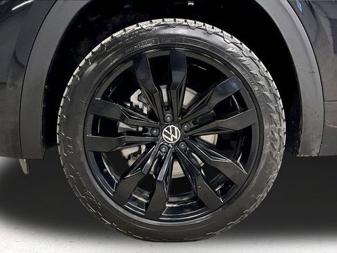 Used 2023 Volkswagen Atlas SEL Premium AWD/4WD image 35