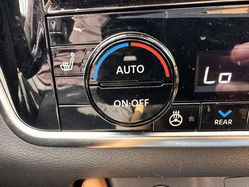 Used 2023 Nissan Rogue Platinum w/ Platinum Premium Package AWD/4WD image 25