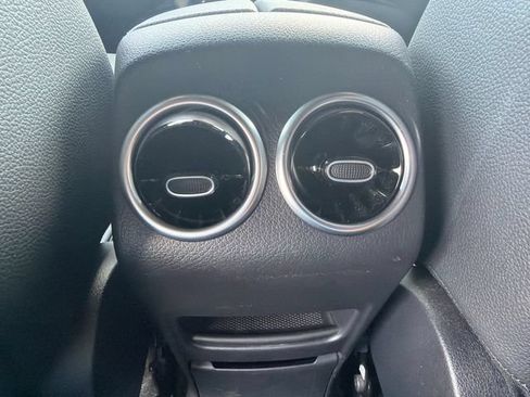 Used 2025 Mercedes-Benz GLA 250 image 23