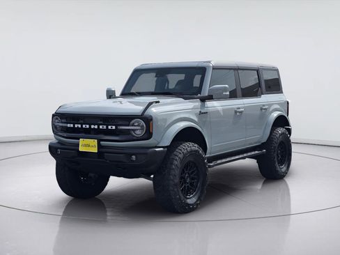 Used 2024 Ford Bronco Outer Banks AWD/4WD image 1