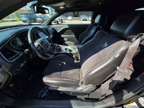 Used 2017 Dodge Challenger R/T Scat Pack image 9