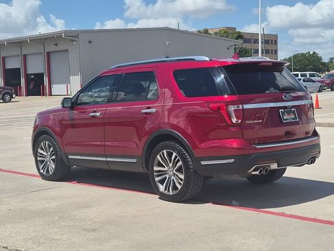 Used 2019 Ford Explorer Platinum AWD/4WD image 4