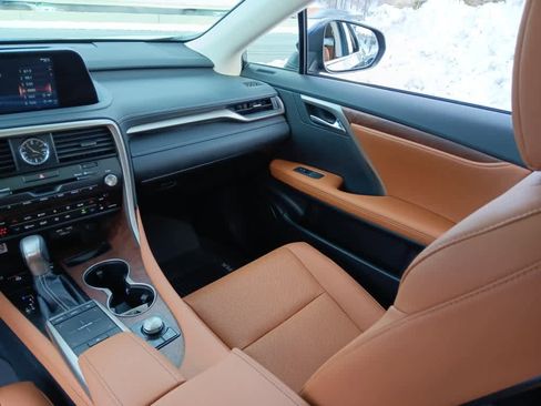 Used 2022 Lexus RX 350L Premium w/ Premium Package image 12