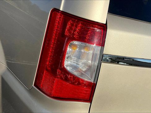 Used 2012 Chrysler Town & Country Touring w/ Entertainment Group #1 image 27