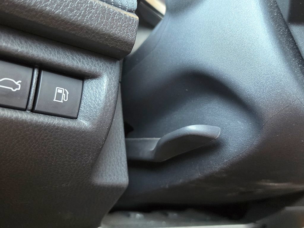Used 2025 Toyota Camry SE FWD image 21