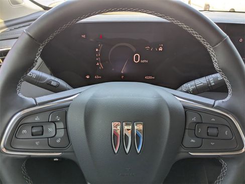 Used 2025 Buick Encore GX Avenir w/ Avenir Technology Package image 37