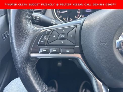 Used 2018 Nissan Rogue SV w/ Premium Package image 13
