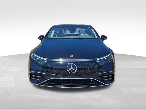Used 2023 Mercedes-Benz EQS 580 4MATIC Sedan image 2