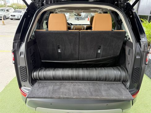 Used 2017 Land Rover Discovery HSE image 36