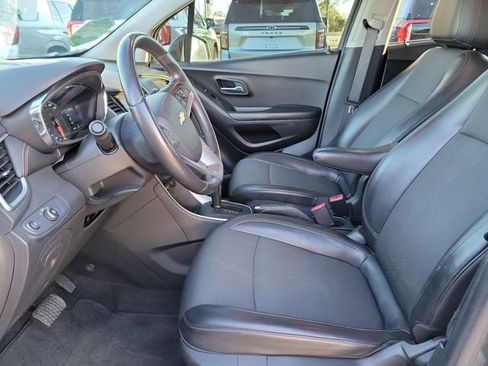 Certified 2021 Chevrolet Trax LT w/ Driver Confidence Package image 32