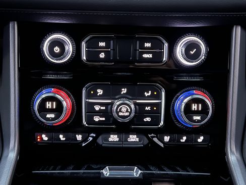 Used 2022 GMC Yukon Denali image 34