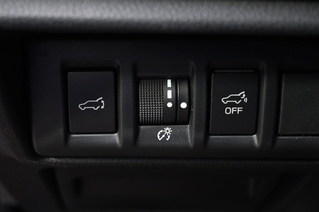Used 2022 Subaru Outback Premium AWD/4WD image 24
