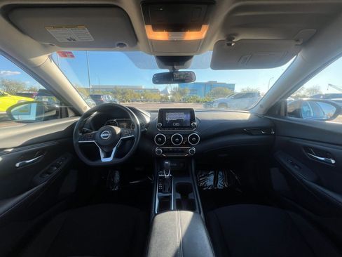 Used 2025 Nissan Sentra SV image 33