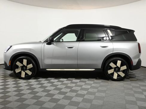 Used 2025 MINI Cooper Countryman S w/ Comfort Package Max image 2