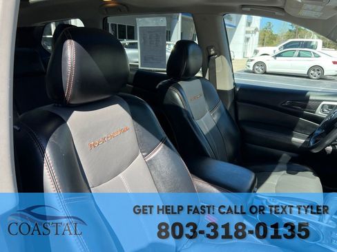 Used 2020 Nissan Pathfinder SL image 32