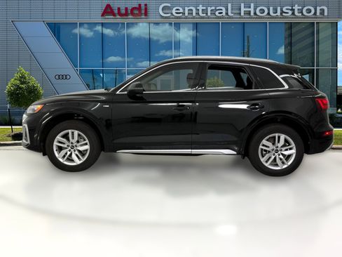 Certified 2023 Audi Q5 2.0T Premium w/ Convenience Package image 2