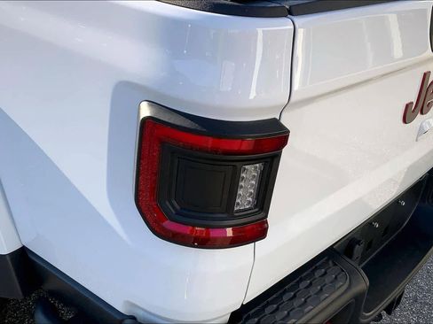 Used 2024 Jeep Gladiator Rubicon image 27