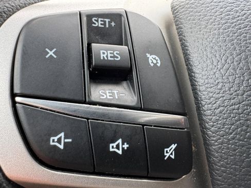 Used 2022 Ford Explorer XLT w/ Class IV Trailer Tow Package image 18