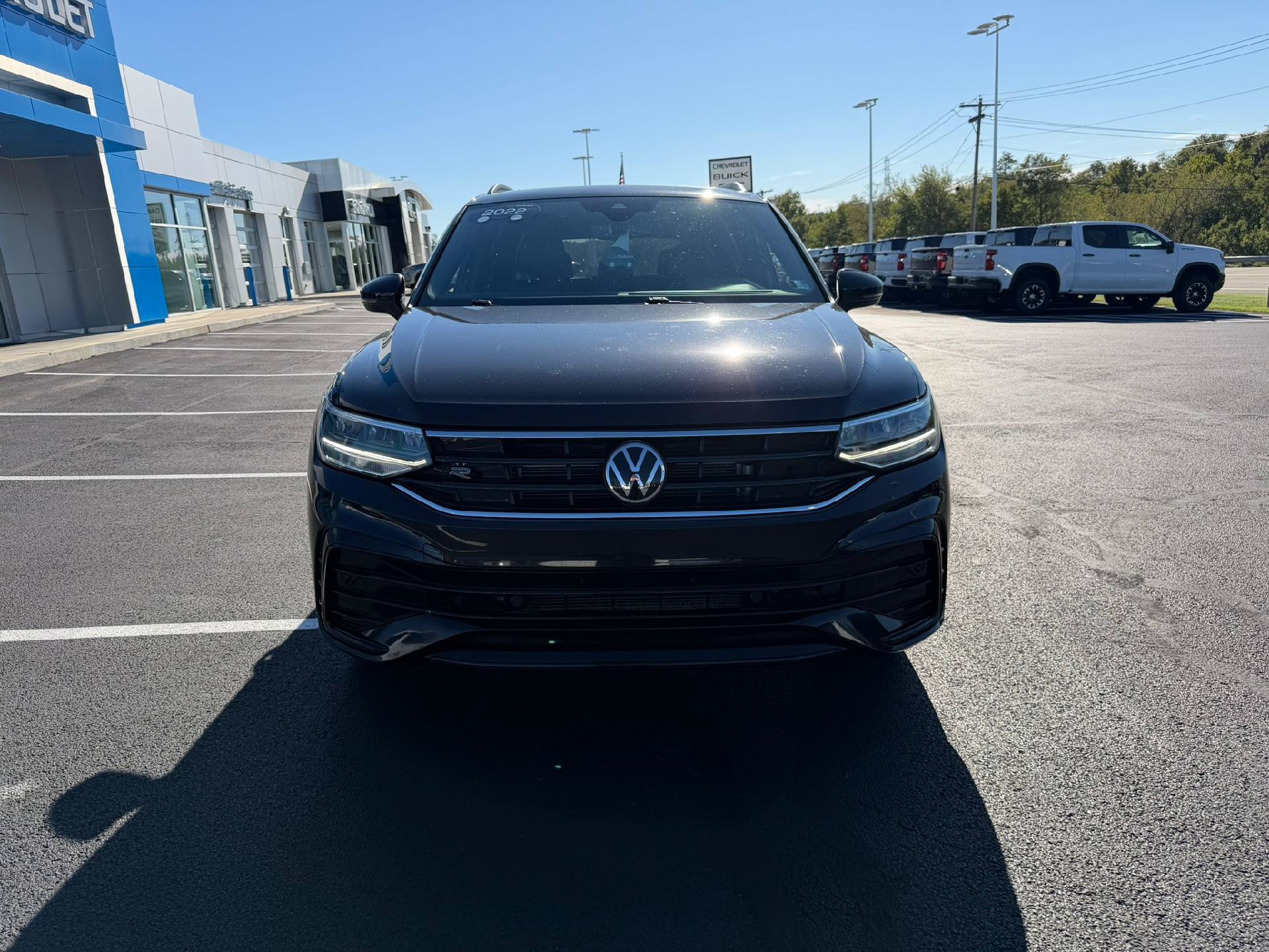 Used 2022 Volkswagen Tiguan SE R-Line AWD/4WD image 9