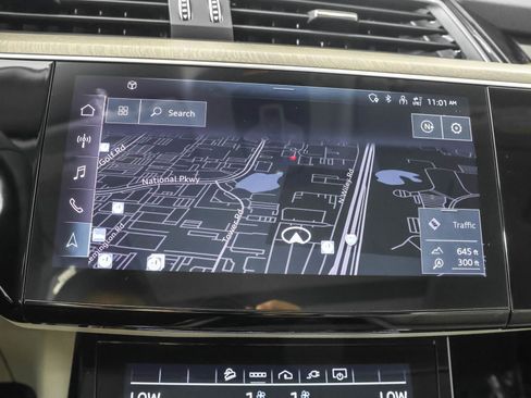 Used 2024 Audi Q8 e-tron Premium Plus w/ Premium Plus Package image 30