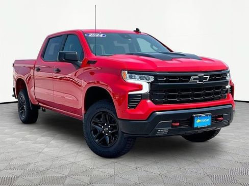 Used 2024 Chevrolet Silverado 1500 LT Trail Boss w/ Convenience Package II AWD/4WD image 1