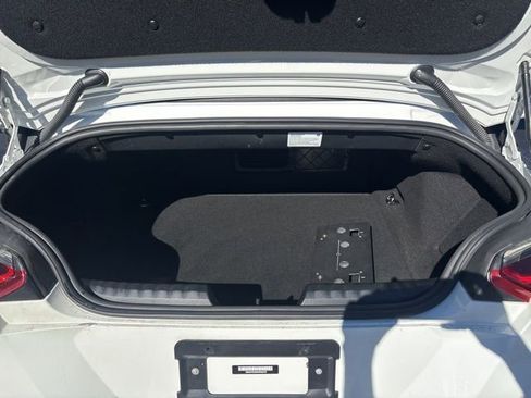 Used 2022 BMW Z4 M40i w/ Premium Package image 17