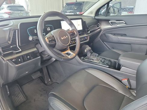 Used 2025 Kia Sportage EX FWD image 14