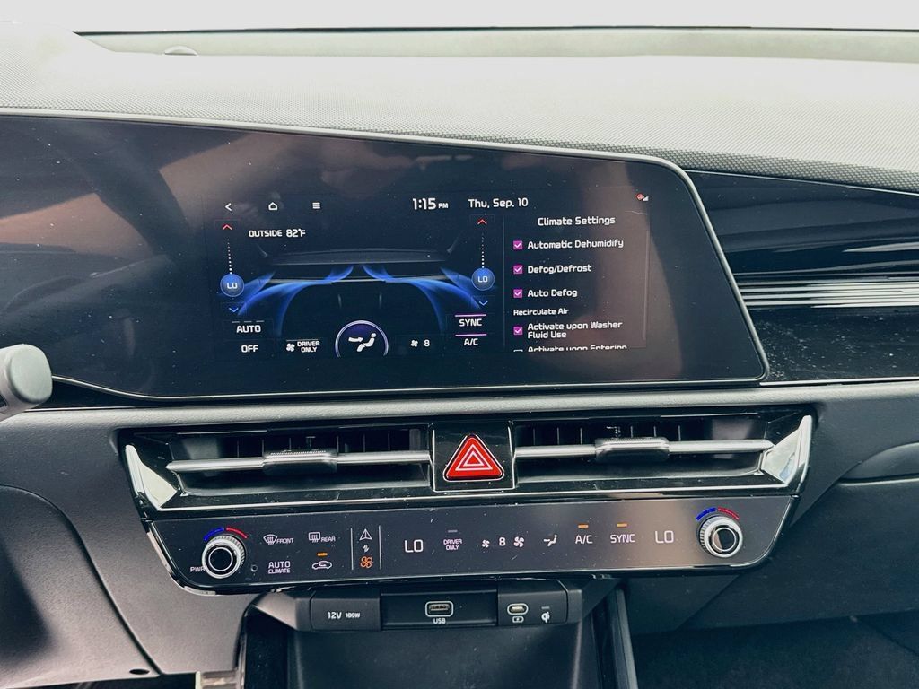 Certified 2023 Kia Niro EX Touring FWD image 19