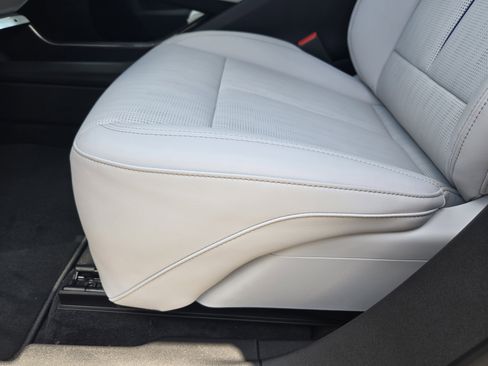 New 2025 Cadillac Lyriq Luxury image 17