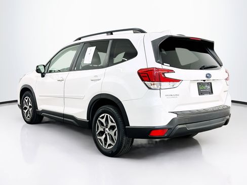 Used 2019 Subaru Forester Premium image 5